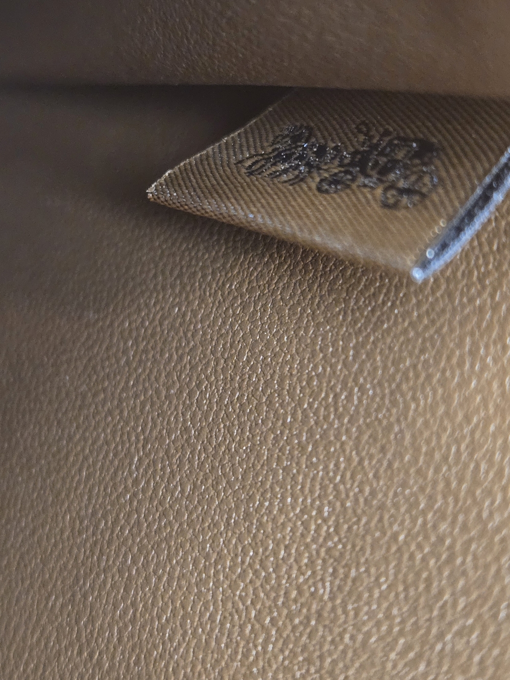 Coach C1742 Zip Phone Wallet in Pebble Leather – Stone / Taupe - Picture 6 of 12